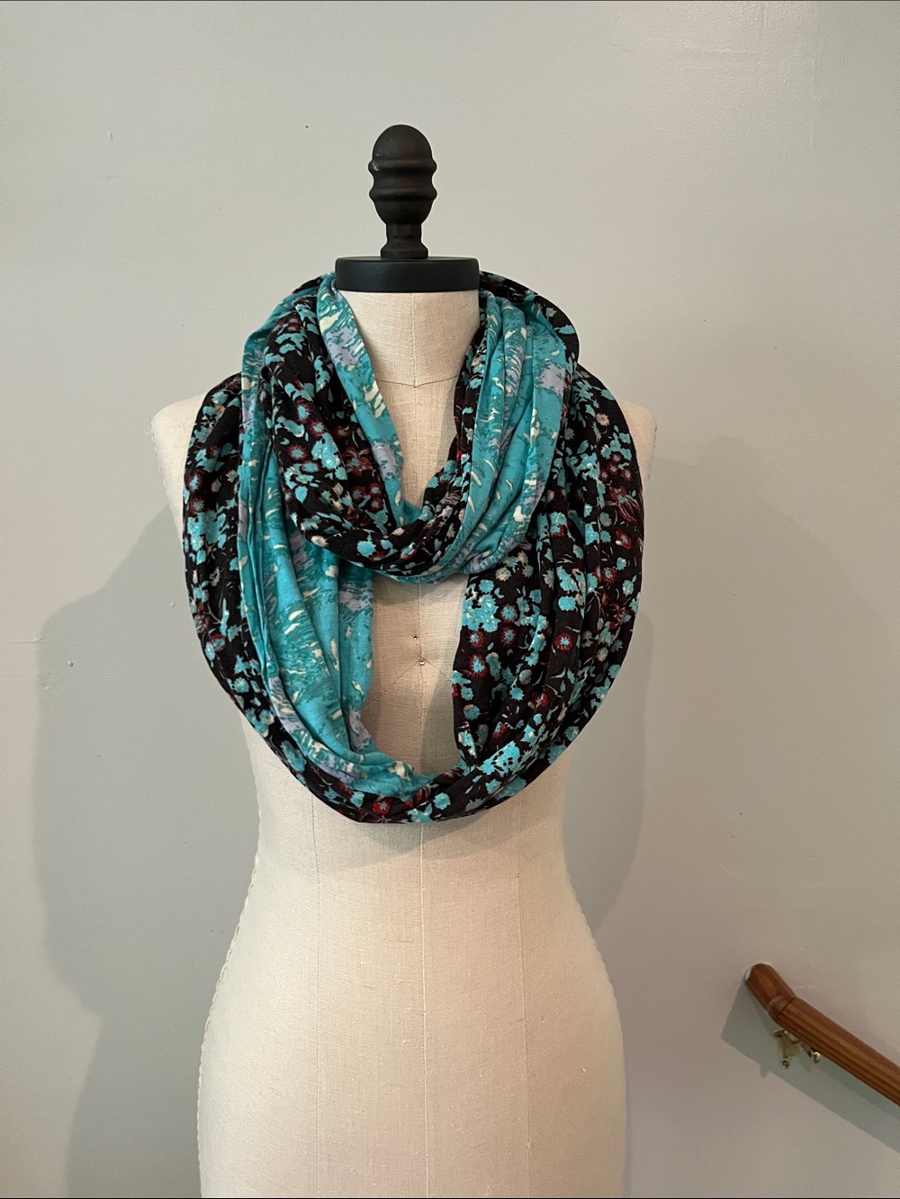 Anthropologie Porridge Infinity loop scarf blue brown floral